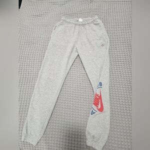 Nike Athletic Club Sweatpants Gray Men’s Small – Used